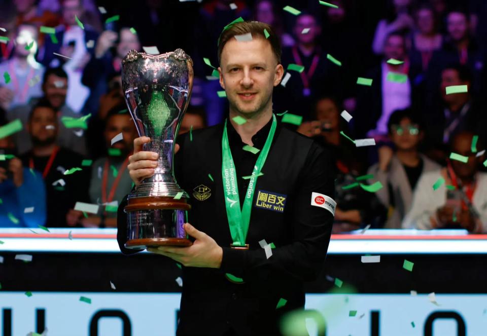 在关注曼联 在关注曼联